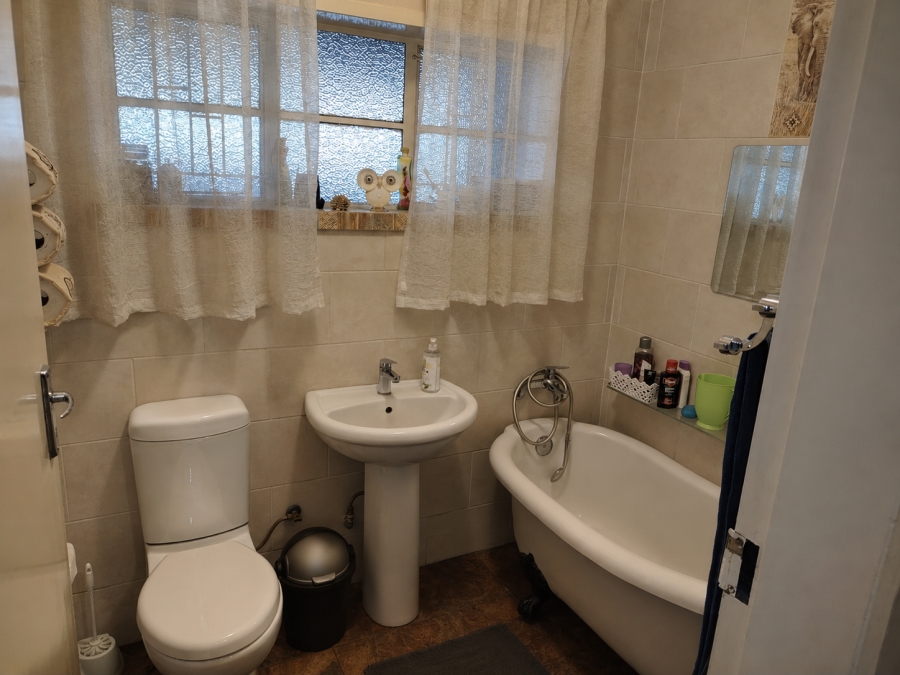 4 Bedroom Property for Sale in Oos Einde North West